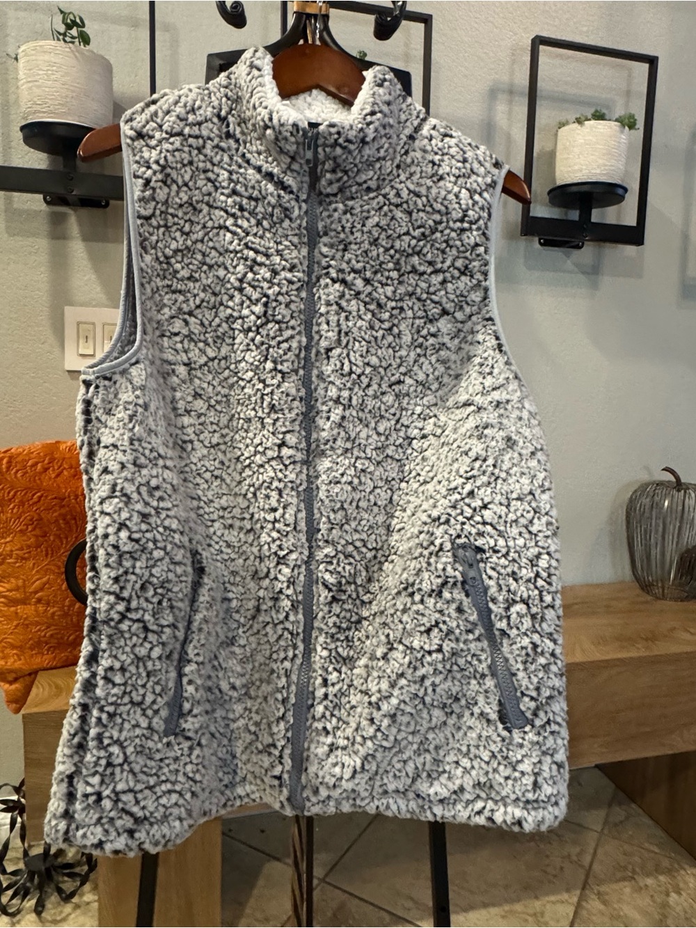 Women's Plush Sherpa Zip Vest - Light Gray